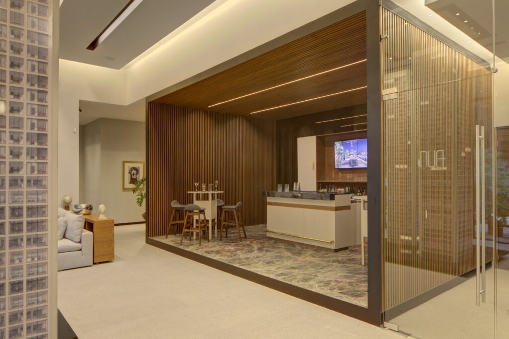 f0000516_17_18_19_20